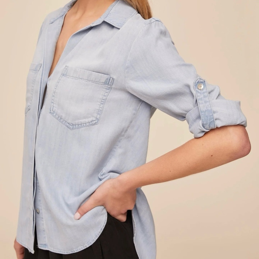 NWT Bella Dahl Split Back Chambray Button Down Top